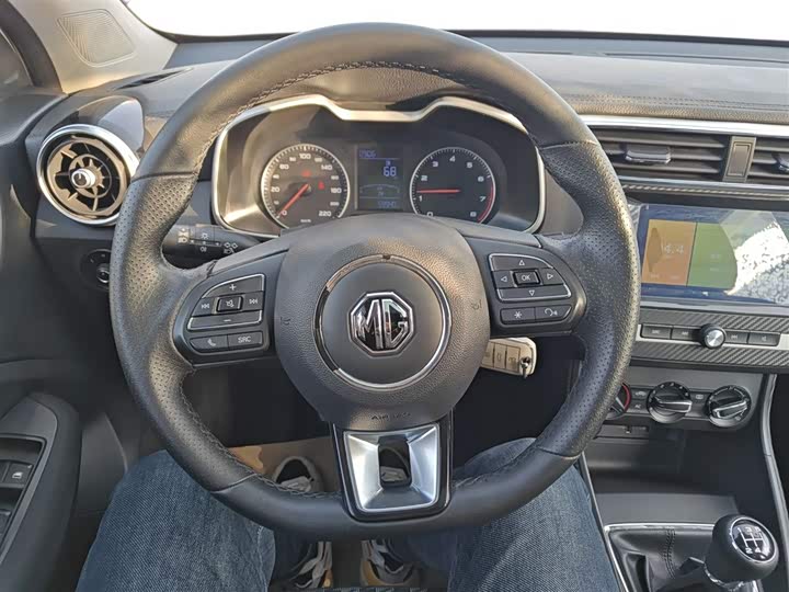 MG Motor ZS 2020 2020款 全球百万畅销款 1.5L 手动65寸巨幕天窗版