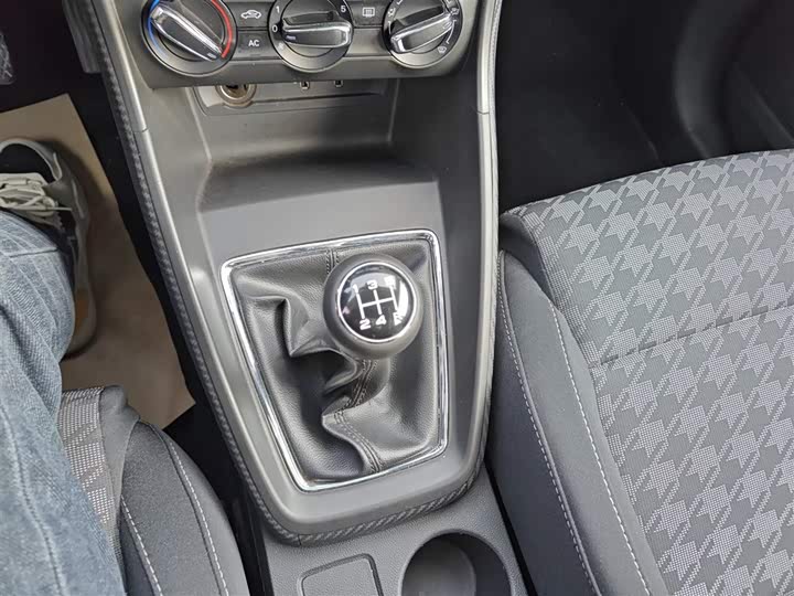 MG Motor ZS 2020 2020款 全球百万畅销款 1.5L 手动65寸巨幕天窗版