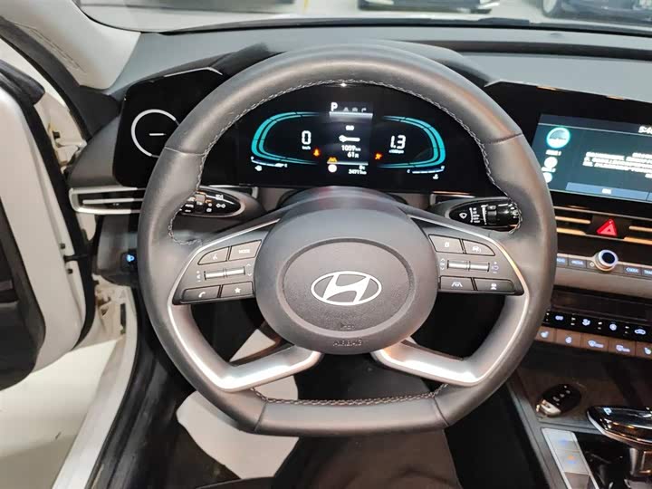 Hyundai Elantra N line 2023 2023款 1.5L CVT LUX尊贵版