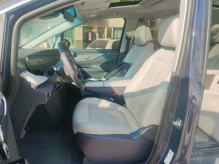 Buick GL8 ES 2025 2025款 陆尊 尊享版