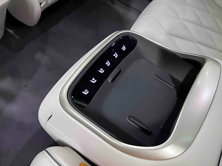 Avatr 11 2024 2024款 630 三激光后驱版