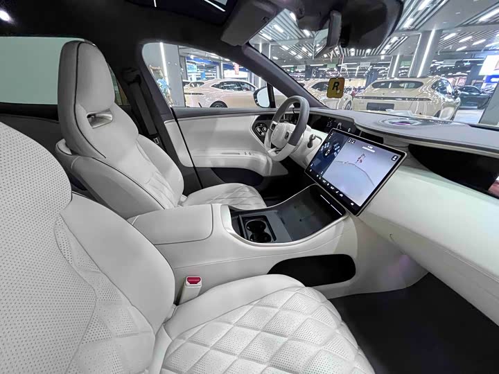 Avatr 11 2024 2024款 630 三激光后驱版