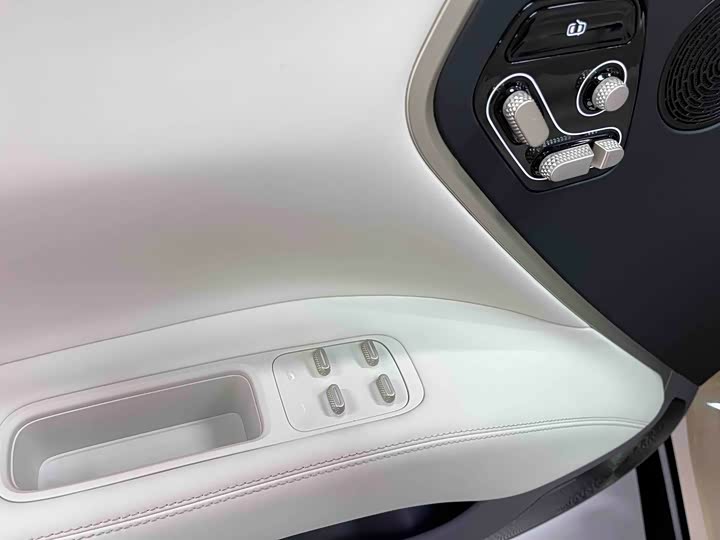 Avatr 11 2024 2024款 630 三激光后驱版