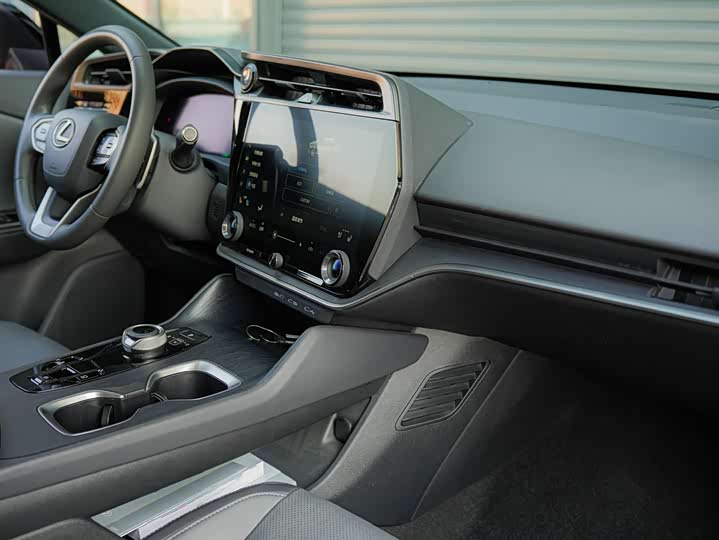 Lexus RZ 2023 2023款 450e 四驱纵享版