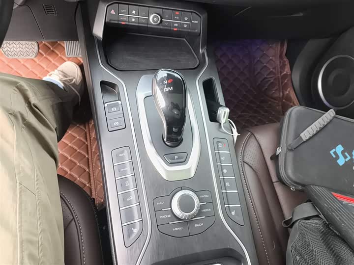 Wey VV6 2021 2021款 2.0T 两驱智护+