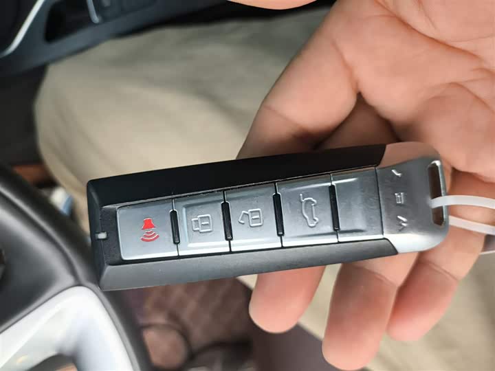 Wey VV6 2021 2021款 2.0T 两驱智护+