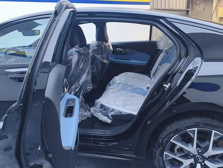 GAC Trumpchi Empow R 2023 2023款 影豹H 智能混动版