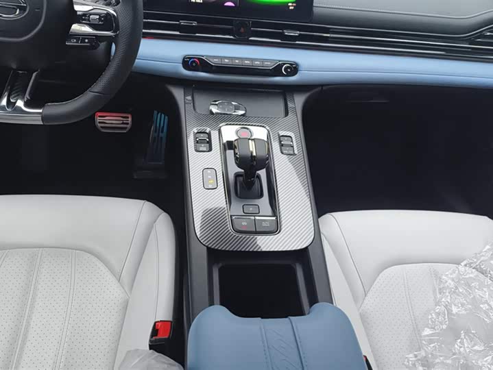 GAC Trumpchi Empow R 2023 2023款 影豹H 智能混动版