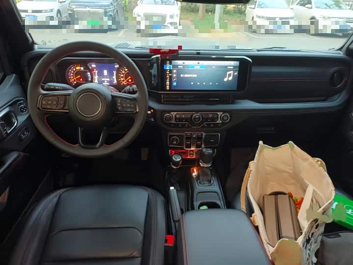 Jeep Wrangler 2024 2024款 2.0T 罗宾汉四门版