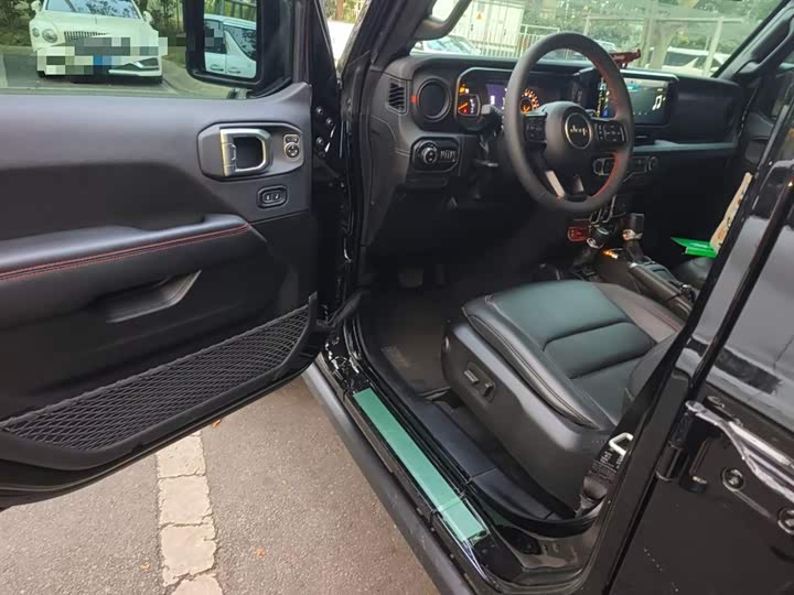 Jeep Wrangler 2024 2024款 2.0T 罗宾汉四门版