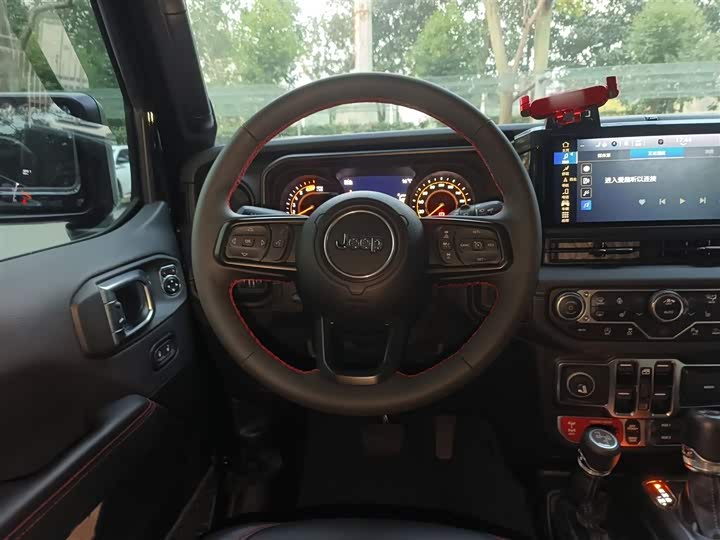 Jeep Wrangler 2024 2024款 2.0T 罗宾汉四门版