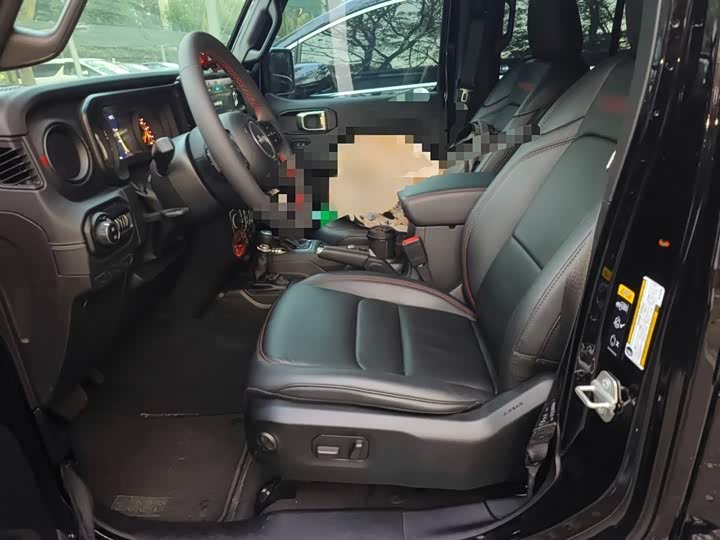 Jeep Wrangler 2024 2024款 2.0T 罗宾汉四门版