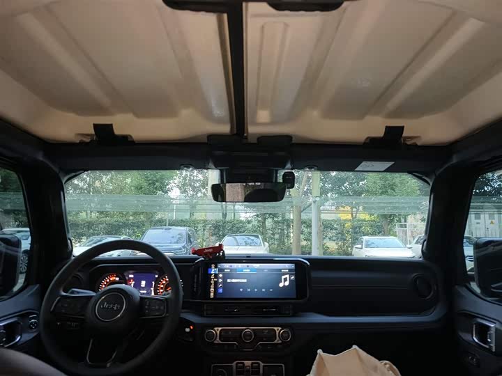 Jeep Wrangler 2024 2024款 2.0T 罗宾汉四门版