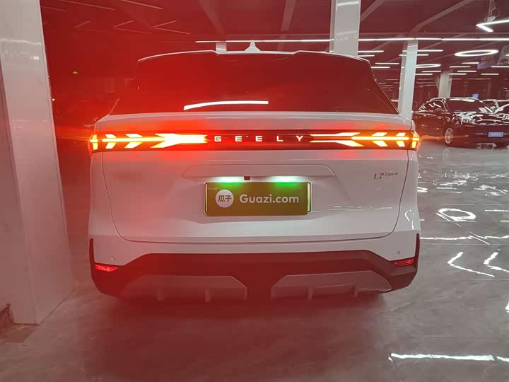 Geely Galaxy L7 2025 2025款 EM-i 115km 探索版