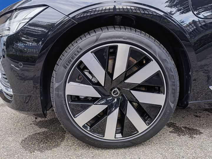 Volvo S90 Hybrid 2025 2025款 插电式混动 四驱长续航智雅豪华版