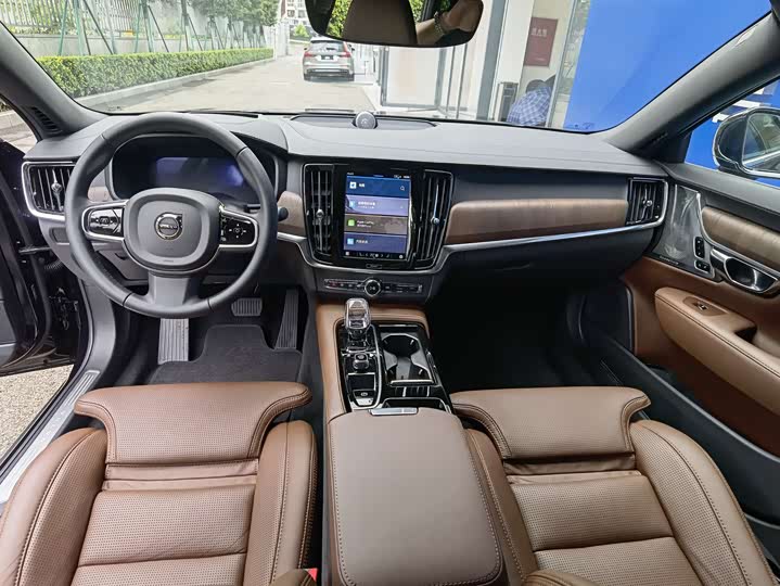 Volvo S90 Hybrid 2025 2025款 插电式混动 四驱长续航智雅豪华版