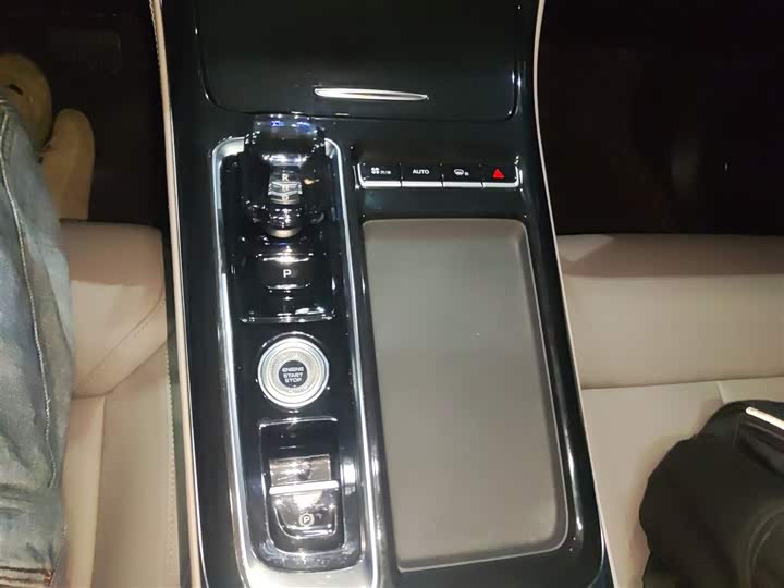 Geely Atlas L 2025 2025款 第四代 1.5TD DCT 扬帆