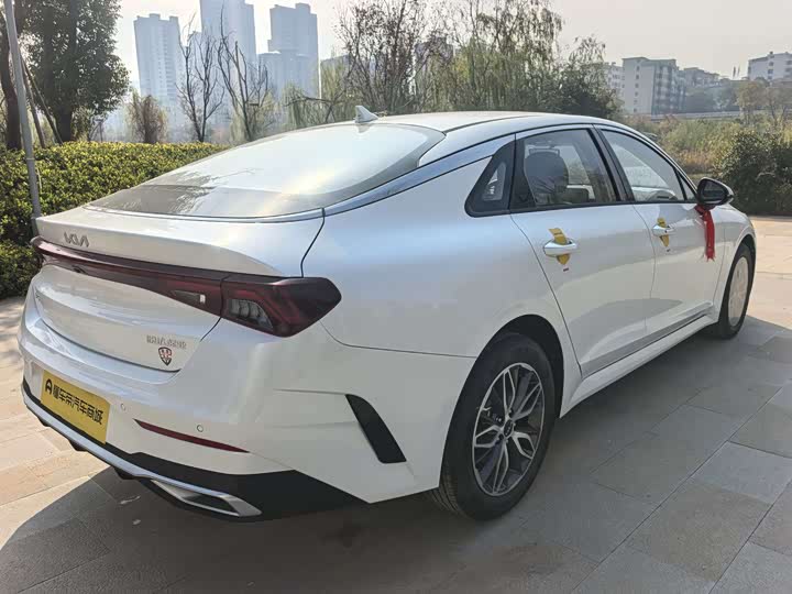 Kia K5 2025 2025款 1.5T 豪华版