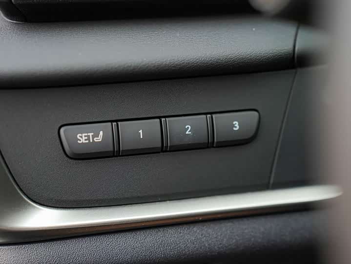 Lexus RZ 2023 2023款 450e 四驱纵享版