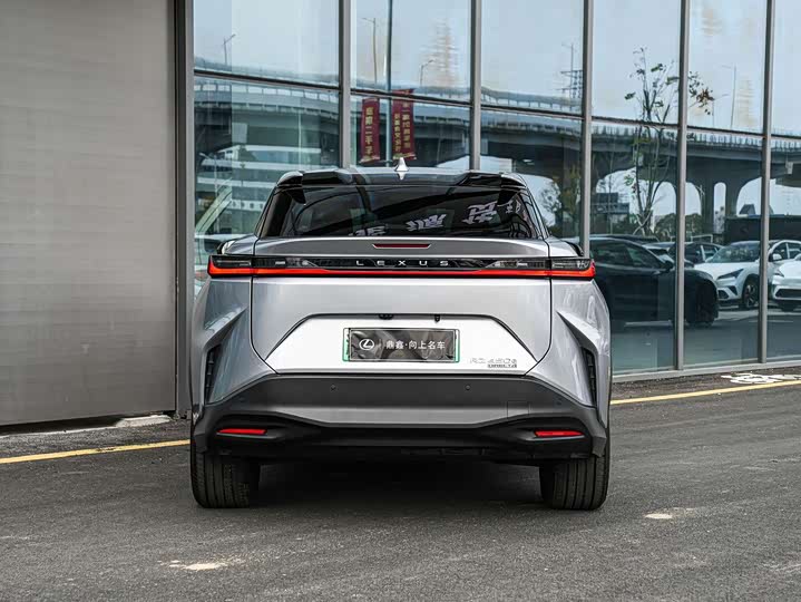 Lexus RZ 2023 2023款 450e 四驱纵享版