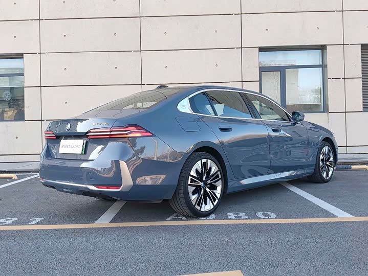 BMW i5 2024 2024款 eDrive 35L 尊享型 豪华套装