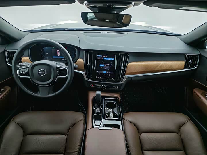 Volvo S90 Hybrid 2025 2025款 插电式混动 四驱长续航智逸豪华版