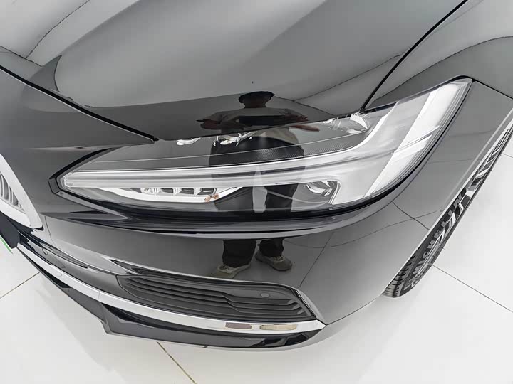 Volvo S90 Hybrid 2025 2025款 插电式混动 四驱长续航智逸豪华版