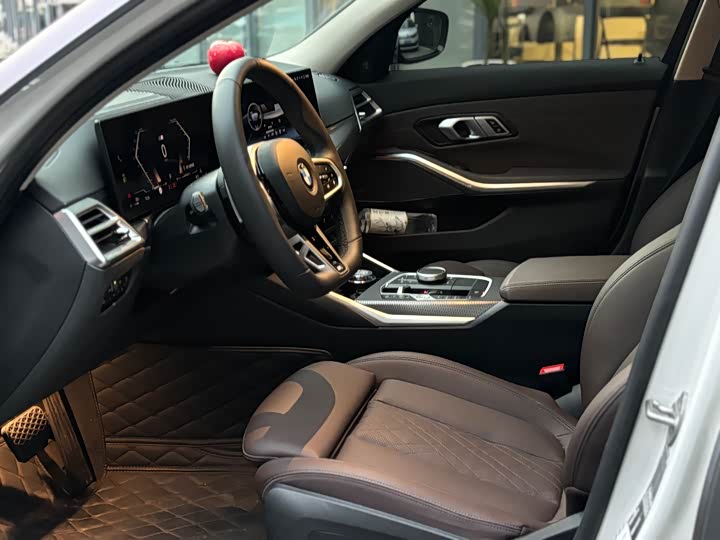 BMW 3 Series 2025 2025款 330Li M运动曜夜套装