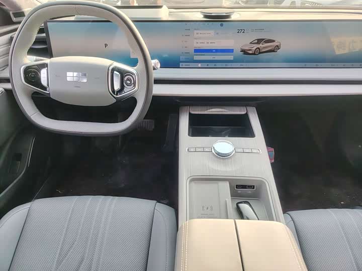 Geely Galaxy E8 2024 2024款 665km 后驱星舰 远航版