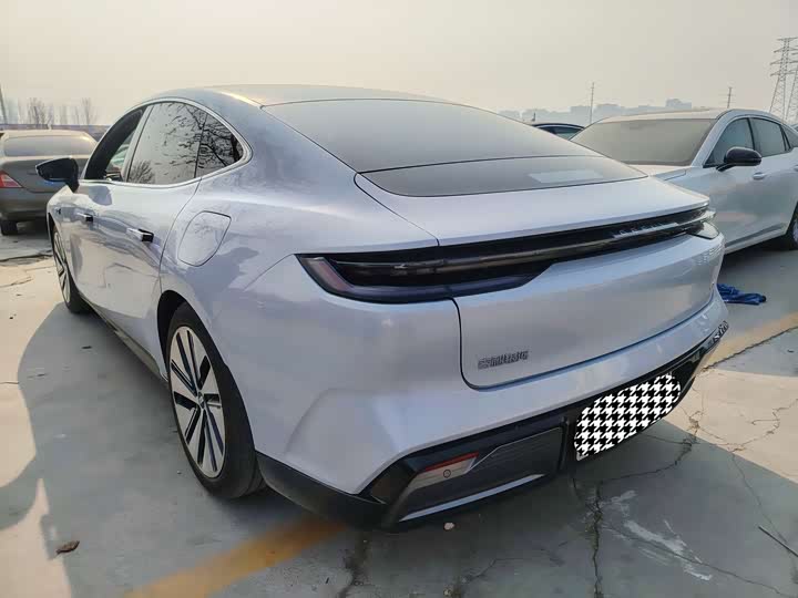 Geely Galaxy E8 2024 2024款 665km 后驱星舰 远航版