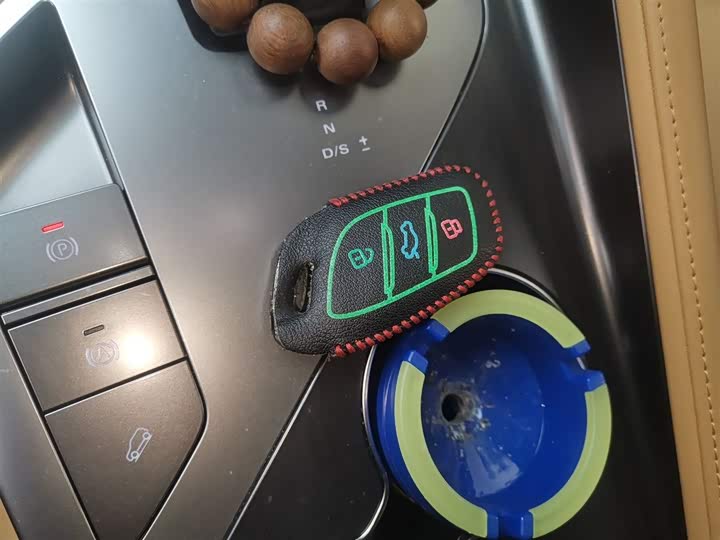 Roewe RX5 2023 2023款 1.5T 尊荣滑屏版