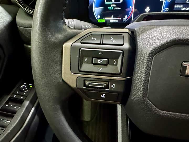 Toyota Prado 2024 2024款 2.4T 悍野WX版 6座