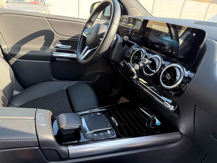 Mercedes-Benz B-Class 2021 2021款 B 200 动感型