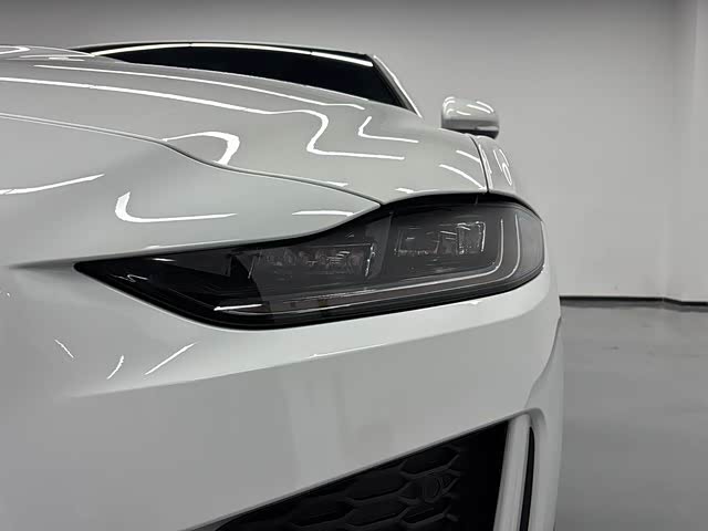 Jaguar XE L 2024 2024款 2.0T 250PS R-DYNAMIC S进取运动版