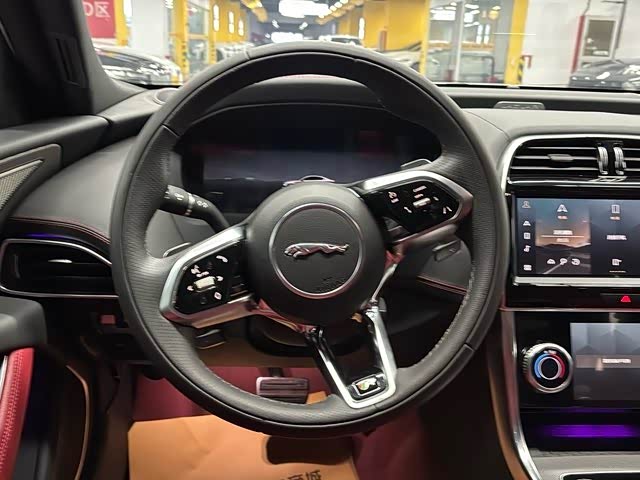 Jaguar XE L 2024 2024款 2.0T 250PS R-DYNAMIC S进取运动版