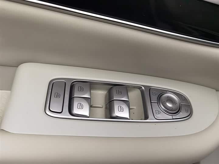 Dongfeng Forthing Xinghai V9 2024 2024款 1.5TD 200km 中国结系列 尊享型