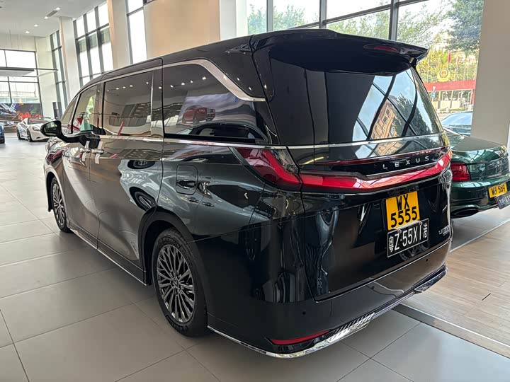 Lexus LM 2025 2025款 500h 六座尊崇版