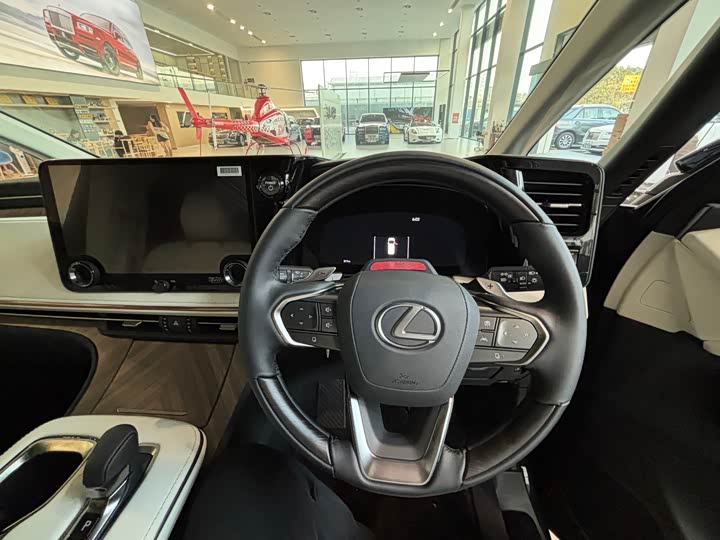 Lexus LM 2025 2025款 500h 六座尊崇版