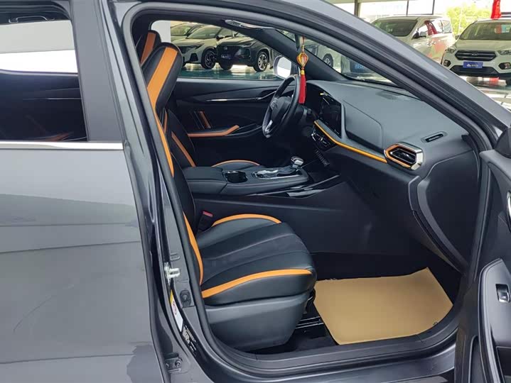 Changan Oshan X5 2022 2022款 运动版 1.5T DCT飓风音速