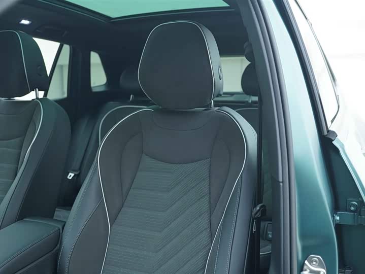 Volkswagen Tayron 2025 2025款 探岳L 330TSI 两驱精英City包