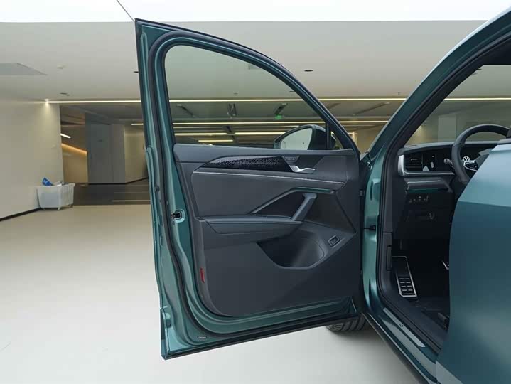 Volkswagen Tayron 2025 2025款 探岳L 330TSI 两驱精英City包