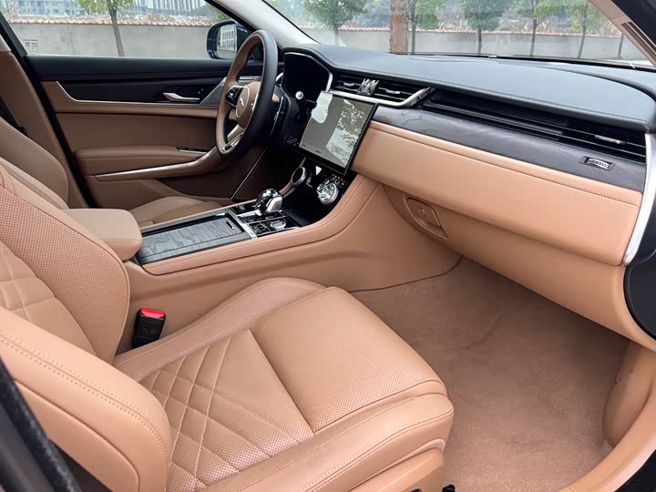 Jaguar XF L 2025 2025款 2.0T P250 两驱尊享豪华版