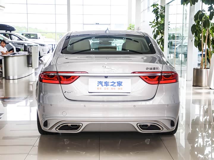 Jaguar XF L 2025 2025款 2.0T P250 两驱尊享豪华版