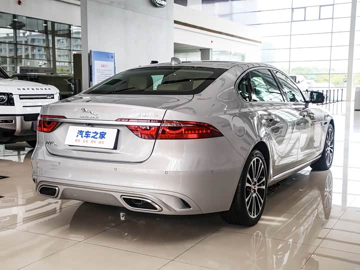Jaguar XF L 2025 2025款 2.0T P250 两驱尊享豪华版
