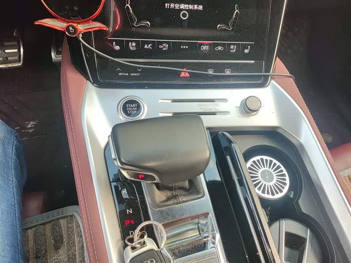 Audi Q6 2023 2023款 45 TFSI quattro 齐云型 飞骑套装