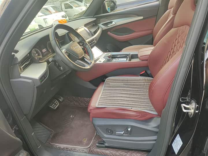 Audi Q6 2023 2023款 45 TFSI quattro 齐云型 飞骑套装