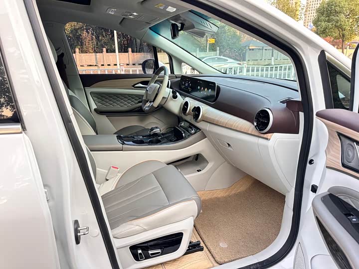 Dongfeng Forthing Yacht 2022 2022款 1.5T DCT逐浪版