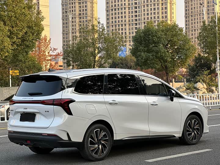 Dongfeng Forthing Yacht 2022 2022款 1.5T DCT逐浪版