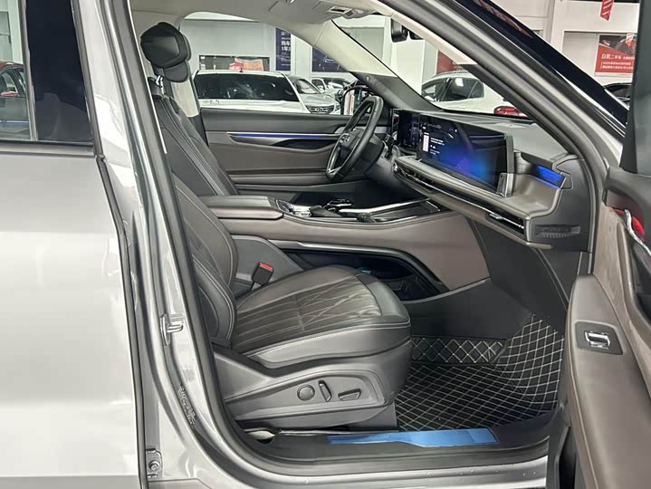 Ford Edge 2025 2025款 锐界L 2.0T EcoBoost E混动四驱七座至尊型