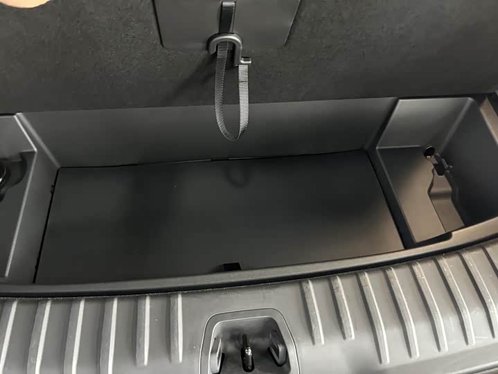 Ford Edge 2025 2025款 锐界L 2.0T EcoBoost E混动四驱七座至尊型